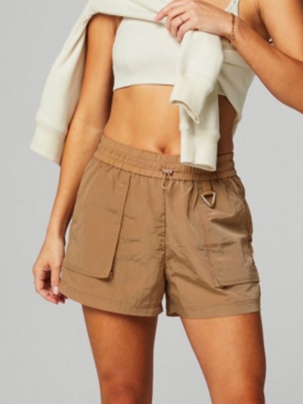 Fabletics Tan Heights Shimmer Cargo Shorts Womens size Large